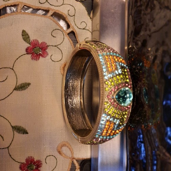 Heidi Daus Sparkling Solution bangle bracelet - Picture 5 of 5